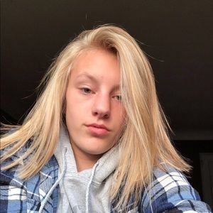 Meet your Posher, Maxine